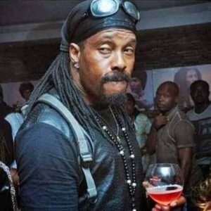 In Ghana, Nigerian Actor, Hanks Anuku Spotted Drinking Alone in Middle of Road