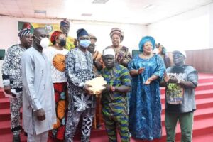 (Photos): Ogun Compensates Victims of Lafenwa Inferno
