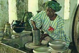 Google honors Nigerian potter ,Ladi Kwali, with a doodle