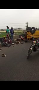 LASTMA RESCUES 7 COMMERCIAL BUS PASSENGERS AFTER COLLISION WITH LBSL BUS IN LAGOS