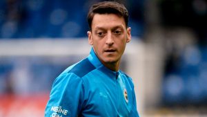 Mesut Ozil names best No.9 of his generation