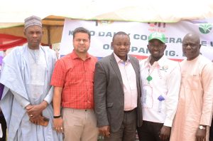 Outspan Vaccinates Local Cattle Against Foot And Mouth Disease 