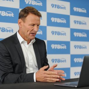 Transfer: ‘He’s a proper number 9’ – Sheringham hands Man United name of striker to sign
