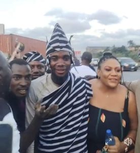 Cycling Davido’s fan gets heroic welcome as he arrives Lagos (PHOTOS)