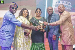 Aare Adetola EmmanuelKing, Honoured with TMnews Leadership Award Aare Adetola EmmanuelKing, Honoured with TMnews Leadership Award