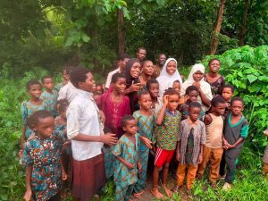 JustIn: Kidnapped  pupils, teachers  in Orire Oyo state  regain freedom
