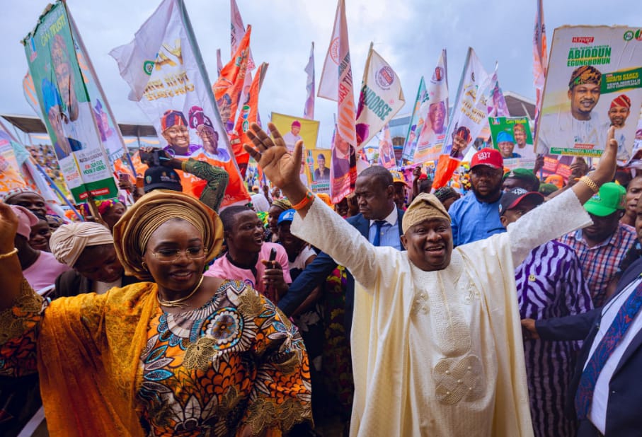 4,000 Ogun West Traders Benefit from Senator Yayi’s Empowerment Grants