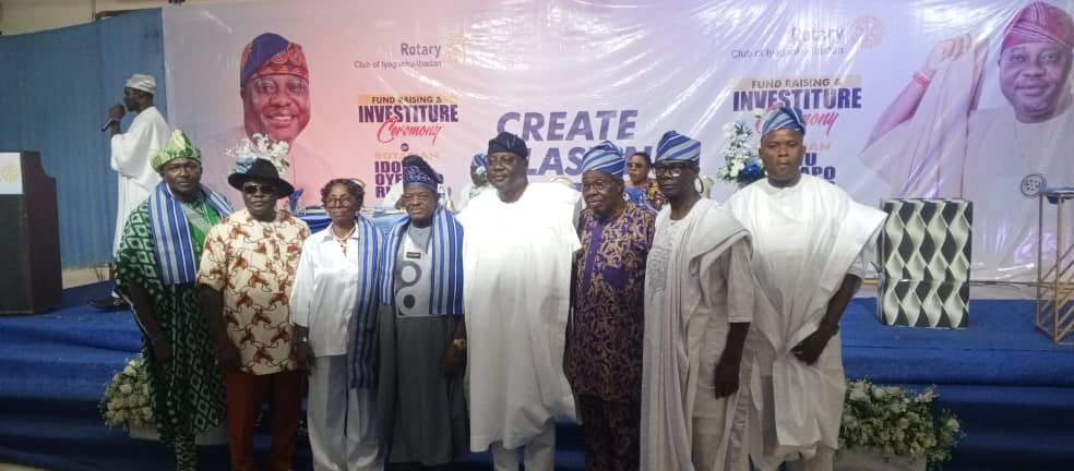 Rotary Club Iyaganku Ibadan Installs Rotn. Otunba Oyedapo Idowu as 38th President Rotary Club Iyaganku Ibadan Installs Rotn. Otunba Oyedapo Idowu as 38th President